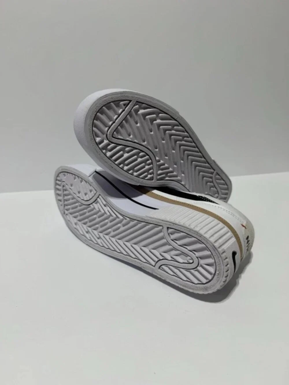 Nike women’s court